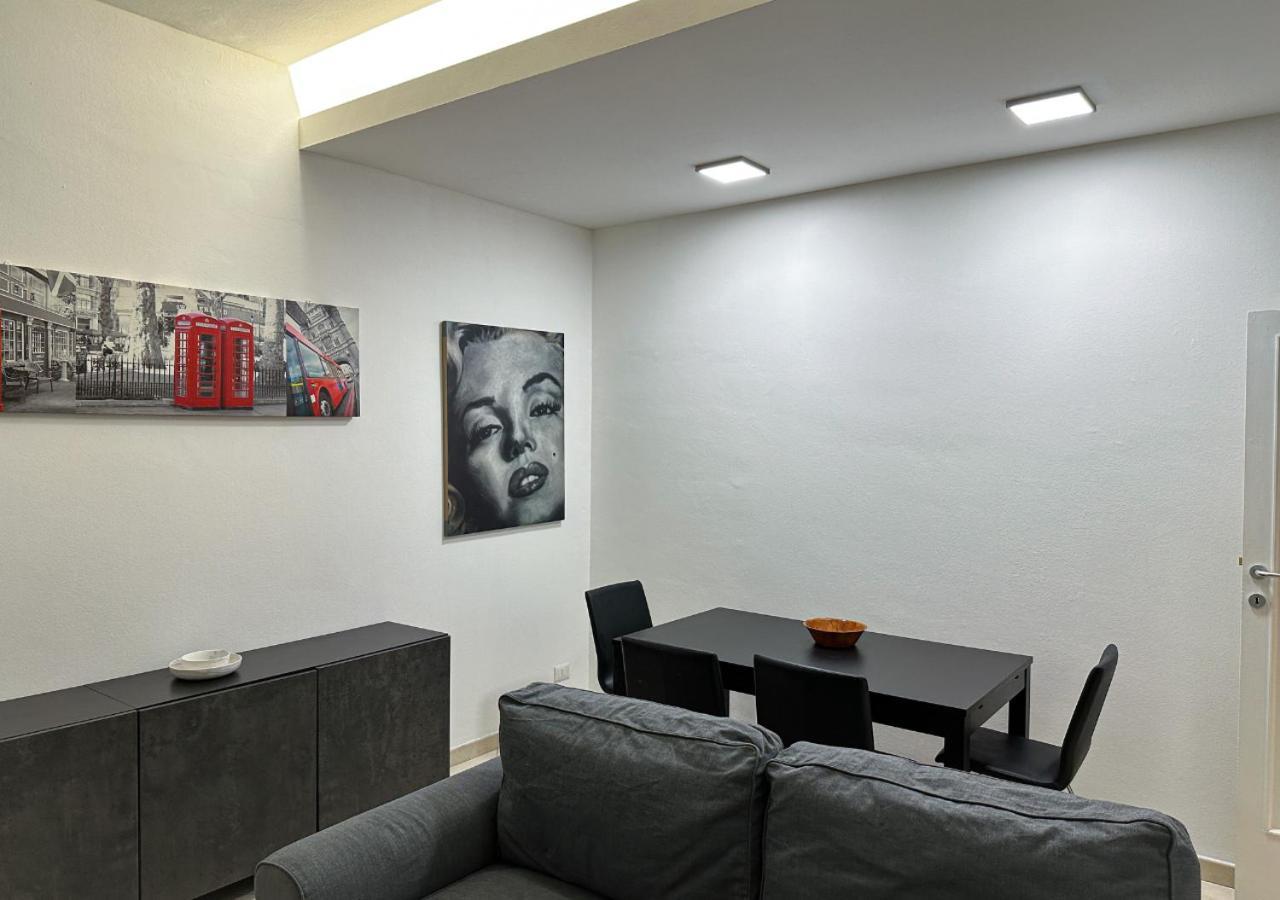 Modern Cenisio Apartment - Self Check-In & Parking Милано Екстериор снимка