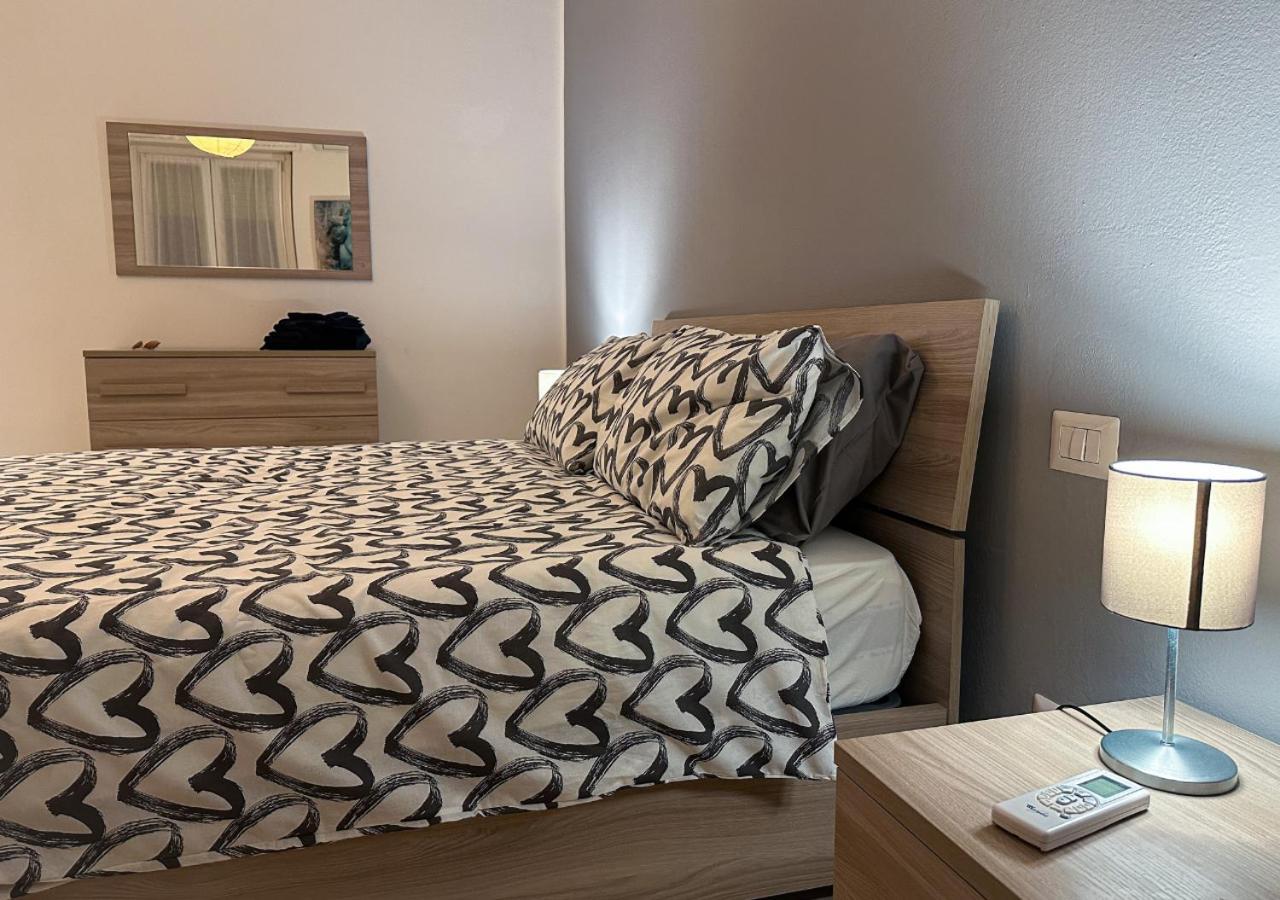 Modern Cenisio Apartment - Self Check-In & Parking Милано Екстериор снимка