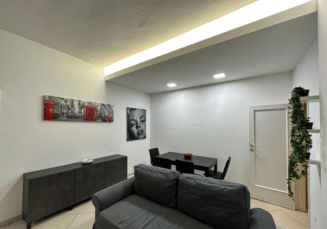 Modern Cenisio Apartment - Self Check-In & Parking Милано Екстериор снимка