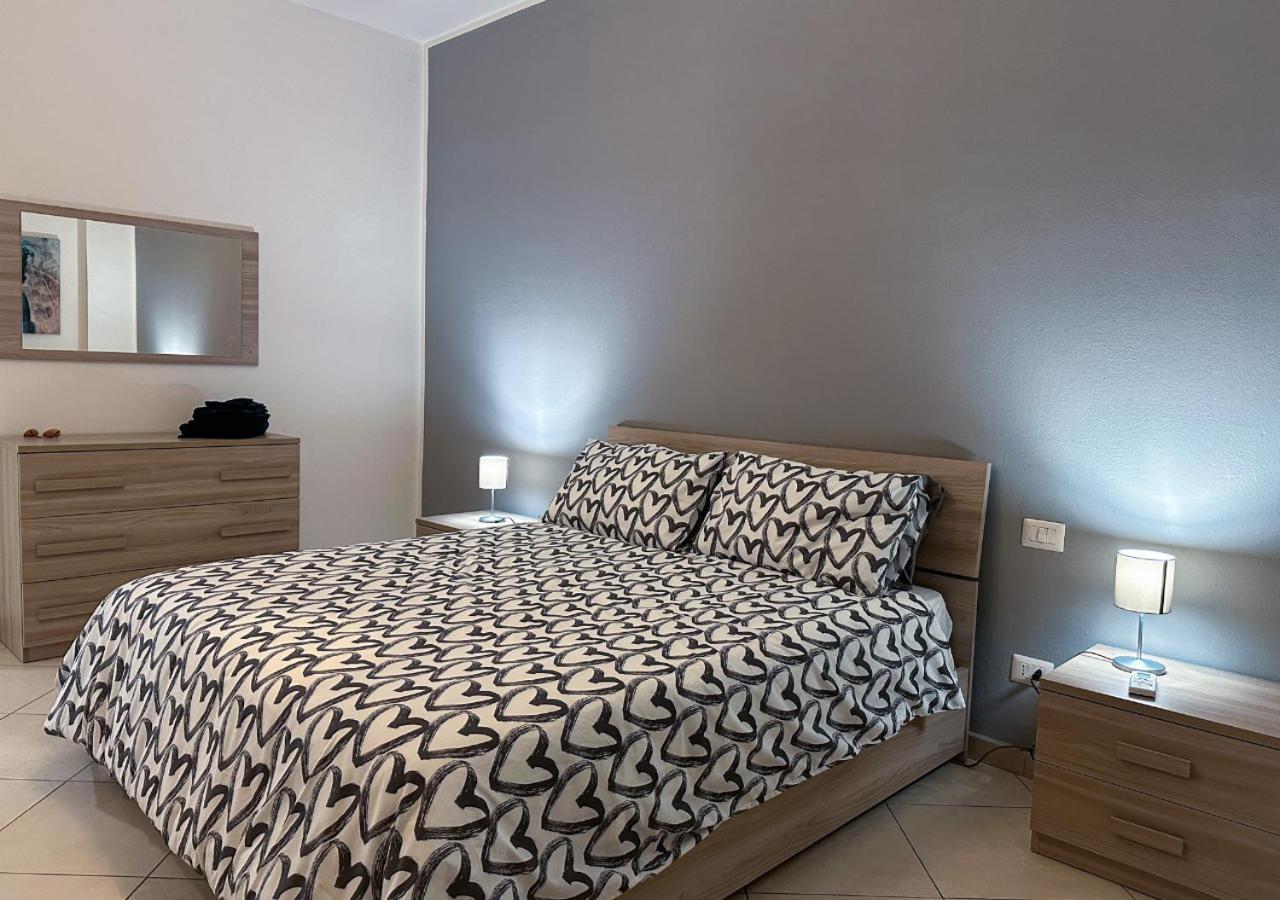 Modern Cenisio Apartment - Self Check-In & Parking Милано Екстериор снимка