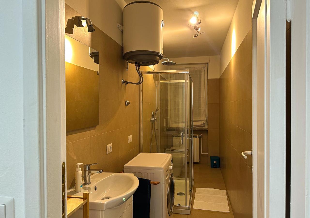 Modern Cenisio Apartment - Self Check-In & Parking Милано Екстериор снимка