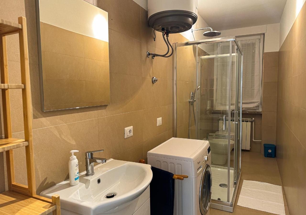 Modern Cenisio Apartment - Self Check-In & Parking Милано Екстериор снимка